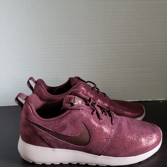 NIKE ROSHE ONE PREMIUM (WOMEN'S 7.5) - Picture 3 of 4